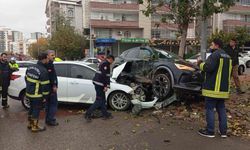 Siverek'te otomobiller çarpıştı: 2 yaralı