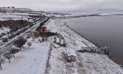 Van ve Bitlis'te 70 yerleşim yerine ulaşılamıyor