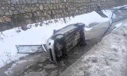 Gedik'te Yoldan Çıkan Otomobil Sulama Kanalına Uçtu