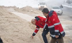 Malatya’da Kar Alarmı! Başkan Sami Er Sahaya İndi: "Tek Bir Kapalı Yol Kalmayacak"