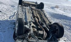 Sivas-Malatya Yolunda Korkutan Kaza! Araç Takla Attı