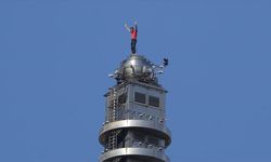 ABD'li tırmanıcı Alex Honnold, 'Taipei 101' gökdeleninin tepesine ipsiz çıktı