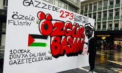 Ankara'da İsrail saldırılarında hayatını kaybeden Filistinli gazeteciler için grafitili anma
