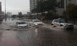 Antalya'da yağış hayatı olumsuz etkiliyor