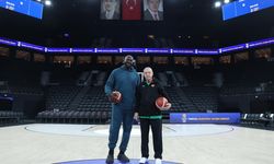 Cumhurbaşkanı Erdoğan, eski NBA oyuncusu Shaquille O'Neal ile basketbol oynadı
