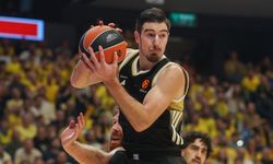 Fransız basketbolcu Nando de Colo yeniden Fenerbahçe'de