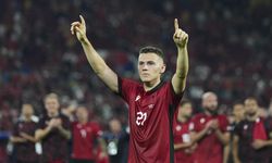 Kristjan Asllani İstanbul Yolunda! Siyah-Beyazlı Kulüpten Resmi Açıklama