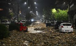 Yunanistan'da olumsuz hava koşulları nedeniyle 2 kişi hayatını kaybetti