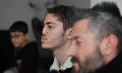 18 günlükken uzuvlarını kaybeden genç azmiyle örnek oluyor