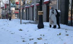 Diyarbakı'ın tarihi Sur ilçesinde belediyeye kar tepkisi