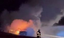 Diyarbakır'da seyir halindeki otomobil alev topuna döndü