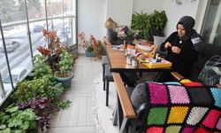 Elazığ'da ev hanımının azmi: 20 belge aldı ve 300 öğrenciye usta oldu