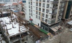 Malatya'da İstinat duvarı çöken bina havadan görüntülendi