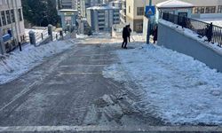 Şahinbey Belediyesi okul etraflarını ve yollarını temizledi