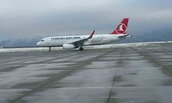 Şırnak Havalimanı'na 3 gün sonra ilk uçak indi