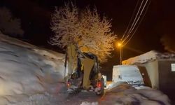 Şırnak'ta yolu kapanan köyde 'hasta kurtarma operasyonu'