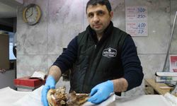 Ürkütücü görüntüsüne rağmen afiyetle tüketiliyor