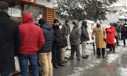 Malatya’da Ekmek Kuyruğunda Yürek Yakan Görüntüye Sert Tepki