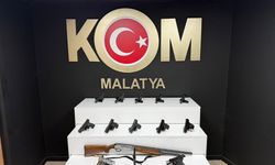 Malatya’da Ruhsatsız Silahlara Sıkı Takip: 12 Tabanca Yakalandı, 3 Gözaltı Var!