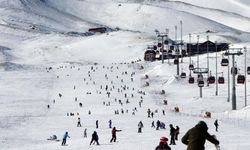 Erciyes'te hafta sonu yoğunluğu: Binlerce kişi akın etti