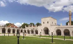 Savaşta Askerin, Barışta Tüccarın Yuvasıydı… 389 Yıllık Kervansaray Depremle Sessizliğe Büründü