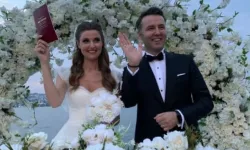 Mehmet Akif Ersoy’un Eski Eşi Pınar Erbaş Kovuldu!