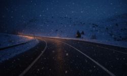 Malatya'da o yolu kullanacaklar dikkat! Kar ve tipi etkili oluyor