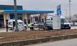Akçadağ’da iki otomobil çarpıştı: 4 yaralı