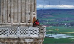 450 Yıllık Osmanlı Geleneği Gökyüzünde Yaşıyor: Mahyalar Ramazan’a Işık Oluyor