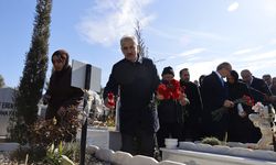 Bakan Uraloğlu, Malatya'da depremlerde hayatını kaybedenlerin kabirlerini ziyaret etti