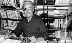 Eserleriyle gençliğe yol gösteren usta kalem: Ahmet Kabaklı