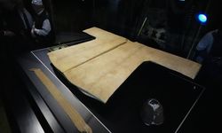 Hırka-i Şerif İstanbul'da ziyarete açıldı