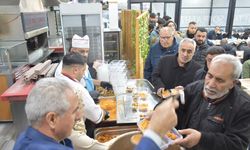 Malatya’da Ramazan’ın İlk İftarında Uzun Kuyruklar Oluştu