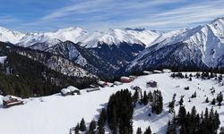 Rize'de Kaçkar Dağları ve yaylalardaki kar manzarası dronla görüntülendi