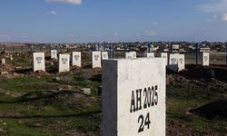 Suriye'deki Hol Kampı'nda ölen yaklaşık 1000 kişinin cenazeleri kimlik tespitini bekliyor