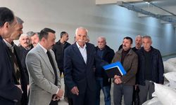 Adıyaman'da arıcılara arı besleme şekeri dağıtıldı