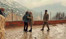 Batman'da Jandarmadan minik yüreklere anlamlı ziyaret