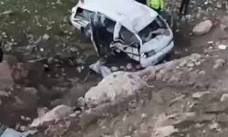 Direksiyon Hakimiyetini Kaybetti! Gercüş’te Araç Uçurumdan Düştü