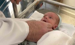 Diyarbakır'da Anne karnındayken milyonda bir görülecek sağlık sorunuyla doğdu