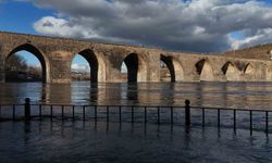Diyarbakır'da Dicle Nehri'nde yükselen su seviyesi dronla görüntülendi