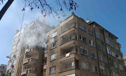 Geceyi Sokağa Döken Yangın! Apartmanda Büyük Panik