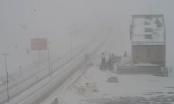 Kayseri'de Ulaşıma kar ve tipi engeli