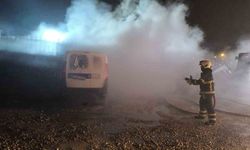 Mardin'de seyir halindeki ticari araç alevlere teslim oldu