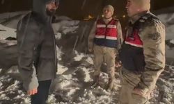 Tunceli'de Karda mahsur kalan vatandaşı jandarma kurtardı