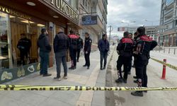 Malatya'da Silahlı Soyguncuya Büyük Şok! Kadın Kuyumcu Namluya Karşı Direndi