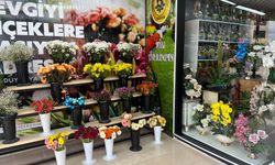 Sevgililer Günü Öncesi Malatya’da Çiçekçilerde Hareketlilik Başladı