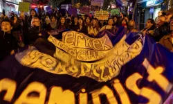 8 Mart Yürüyüşünde Beklenmedik Olay: Ünlü Oyuncu Ufuk Bayraktar Ortamı Gerdi!