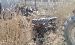 Yazıhan’da Traktör Kanala Devrildi: 2 Yaralı