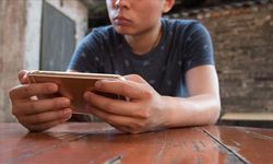 Algoritmalar Tartışma Yarattı: Çocuklar Sosyal Medyada Tehlikede mi?