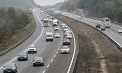 Bayram tatilinden dönenler Anadolu Otoyolu'nda akıcı yoğunluk oluşturuyor